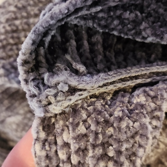 SUPER Soft Sweater ❤️ - Picture 4 of 5